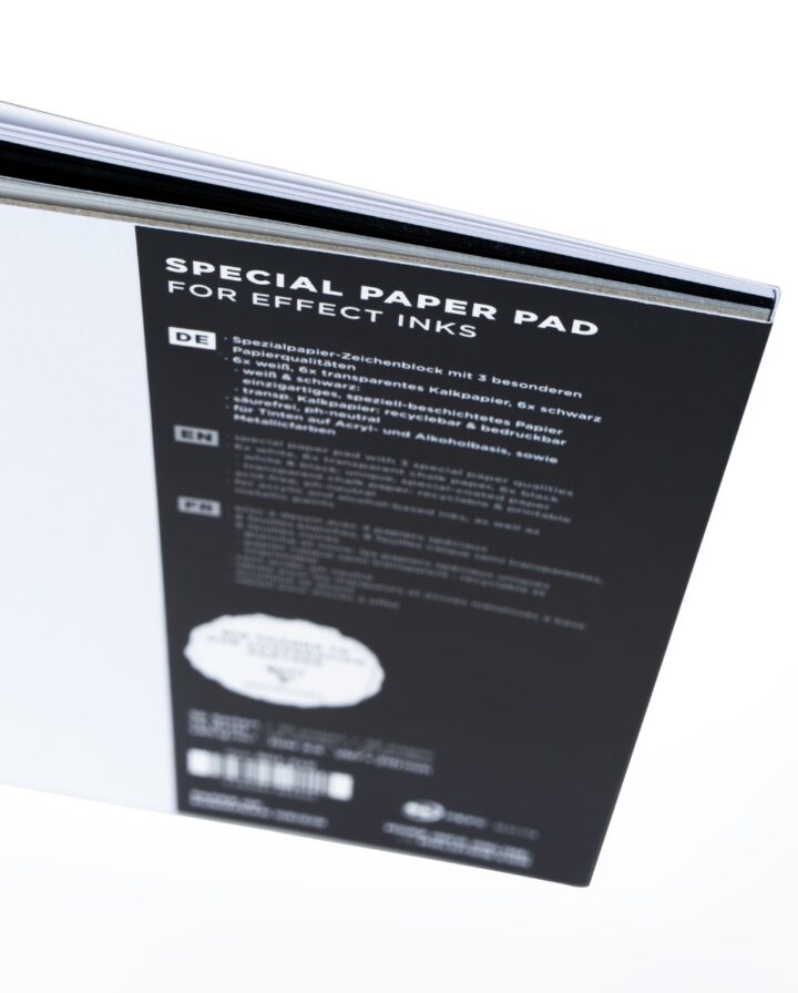 Detailfoto der Rückseite eines Special Paper Pads der Marke Molotow, die mit Informationen bestückt ist